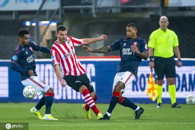 主场观众的 主场观众的