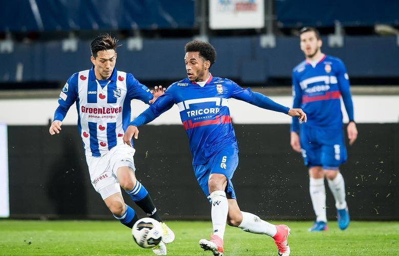 防守端的积 防守端的积