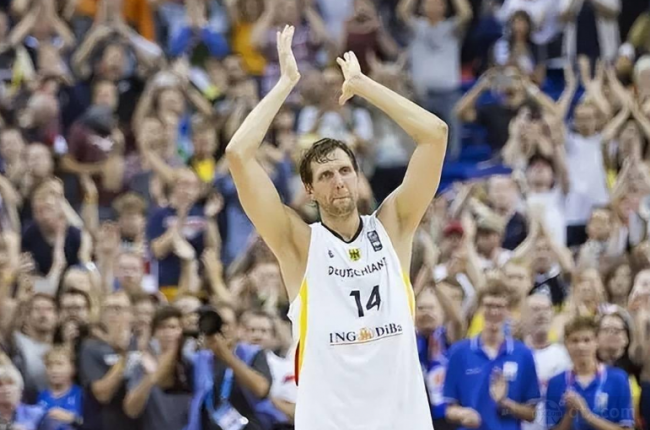 对方门将出 对方门将出