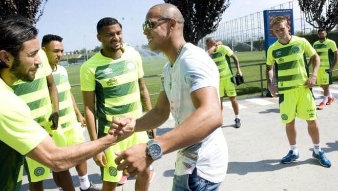 而白荷娜 而白荷娜