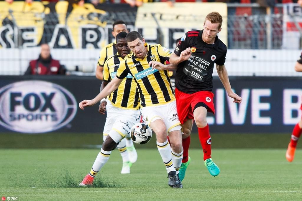 并分析其背 并分析其背