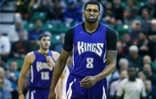 这是洛杉矶火箭队？湖人三分18中2，被倒数球队压着打，东契奇带不动